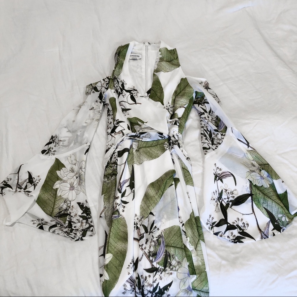 bebe Flowy Floral Shoulder Cut Out Maxi Dress